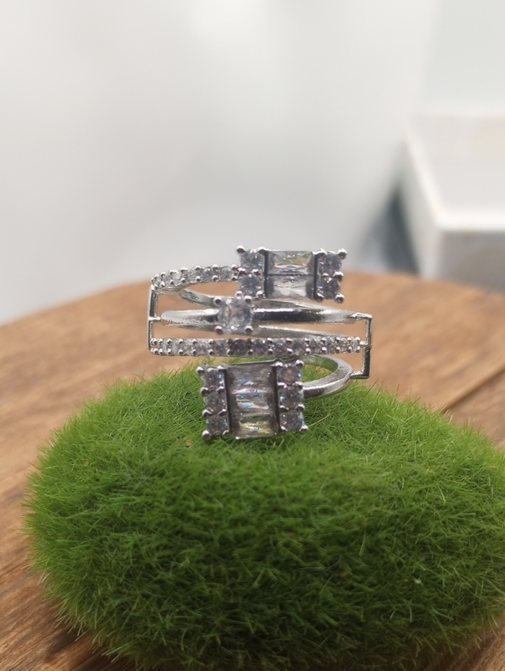 Silver Crystal Wrap Ring - Elegant Women Jewelry Size 5.5 R301